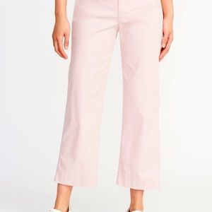 Old Navy high-waist capri pants, pink